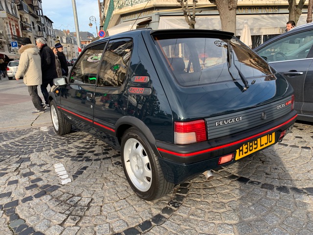 Peugeot 205.jpg