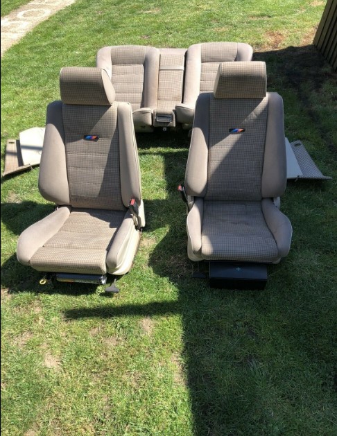 Piedpoule beige..jpg